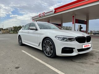 2019 BMW 5 серии 530i VII (G30/G31/G38), белый, 4000000 рублей, вид 3