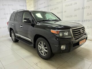 2015 Toyota Land Cruiser 200 Series Рестайлинг 1, чёрный, 3299000 рублей, вид 3
