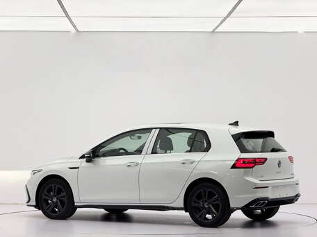 2024 Volkswagen Golf VIII, белый, 2190000 рублей, вид 4