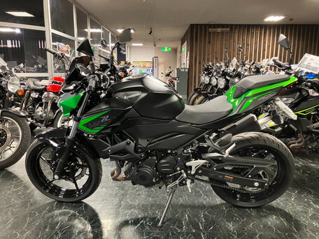 2021 Kawasaki Z 400, чёрный, 530000 рублей, вид 1