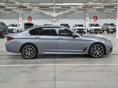 2020 BMW 5 серии 530d xDrive VII (G30/G31/G38) Рестайлинг, серый, 5280000 рублей, вид 5