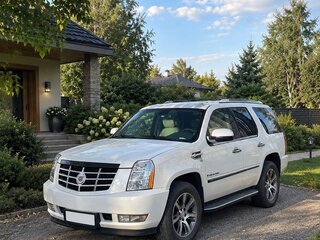 2009 Cadillac Escalade III, белый, 2400000 рублей, вид 2