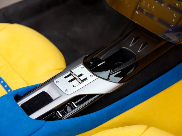 2025 Ferrari 12Cilindri Spider, синий, 85800000 рублей - вид 27