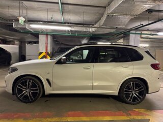 2019 BMW X5 30d IV (G05/G18), белый, 7200000 рублей, вид 5
