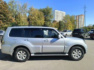 2014 Mitsubishi Pajero IV Рестайлинг 2, серебристый, 2450000 рублей, вид 3