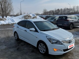 2015 Hyundai Solaris I Рестайлинг, белый, 699000 рублей, вид 3