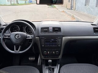 2014 Skoda Yeti I Рестайлинг, коричневый, 800000 рублей, вид 4