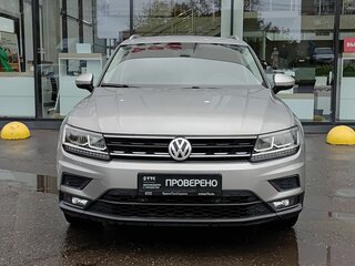 2018 Volkswagen Tiguan II, серебристый, 2679000 рублей, вид 2