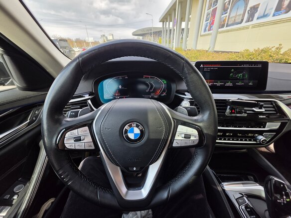 2019 BMW 5 серии 520d VII (G30/G31/G38), чёрный, 4200000 рублей - вид 8
