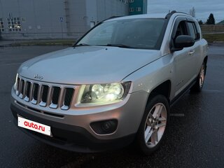 2011 Jeep Compass I Рестайлинг, серебристый, 950000 рублей, вид 1