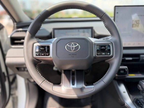 2025 Toyota RAV4 VI (XA60), белый, 4400000 рублей - вид 7