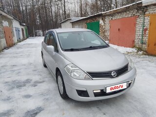 2013 Nissan Tiida I Рестайлинг, серебристый, 820000 рублей, вид 2