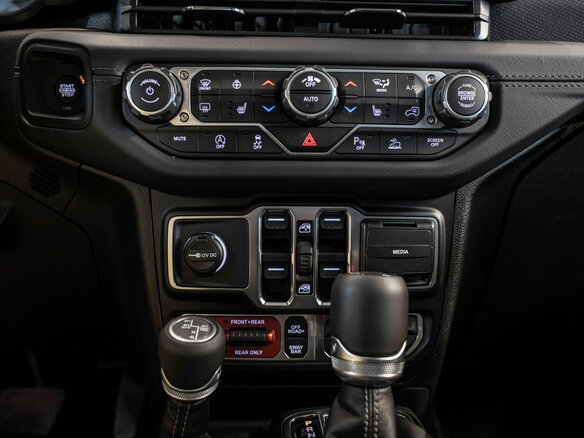 2026 Jeep Wrangler IV (JL) Рестайлинг, зелёный, 10779525 рублей - вид 35