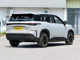 2026 Toyota bZ3X 58.3 kWh, серебристый, 2450000 рублей, вид 4