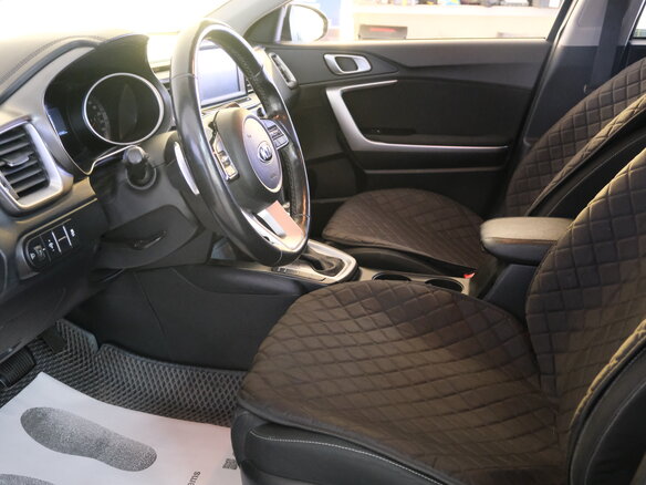 2018 Kia Ceed III, серебристый, 1549000 рублей - вид 6