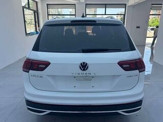 2023 Volkswagen Tiguan II Рестайлинг, белый, 2083000 рублей, вид 4