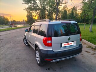 2013 Skoda Yeti I, серебристый, 950000 рублей, вид 5