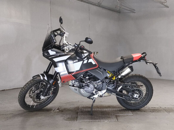 2024 Ducati DesertX, чёрный, 1500000 рублей - вид 1