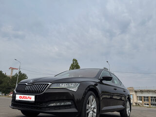 2021 Skoda Superb III Рестайлинг, коричневый, 2950000 рублей, вид 2