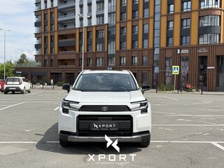 2025 Toyota RAV4 V (XA50), белый, 4090000 рублей, вид 2