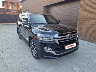 2019 Toyota Land Cruiser 200 Series Рестайлинг 2, чёрный, 11000000 рублей, вид 3