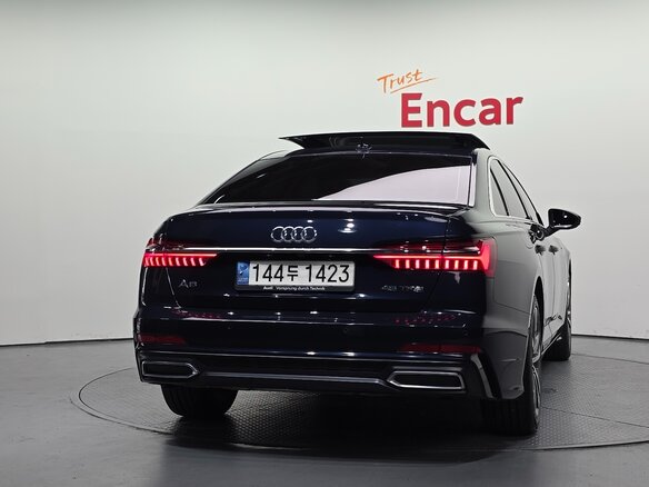 2022 Audi A6 45 TFSI V (C8) Рестайлинг, синий - вид 2
