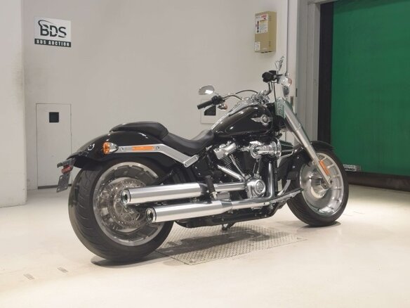 2018 Harley-Davidson Fat Boy, чёрный, 1640000 рублей - вид 4