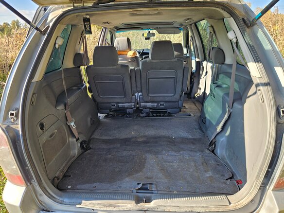 2003 Mazda MPV II (LW) Рестайлинг, серебристый, 350000 рублей - вид 12