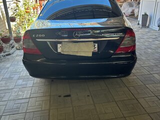 2006 Mercedes-Benz E-Класс 200 III (W211, S211) Рестайлинг, чёрный, 1100000 рублей, вид 4