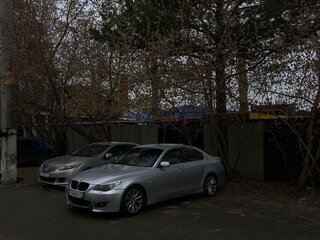 2005 BMW 5 серии 525i V (E60/E61), серебристый, 1200000 рублей, вид 4