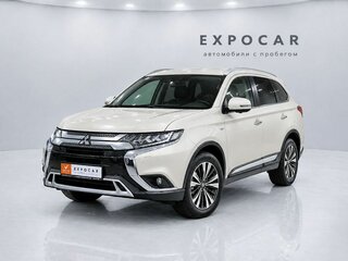2018 Mitsubishi Outlander III Рестайлинг 3, белый, 2350000 рублей, вид 1