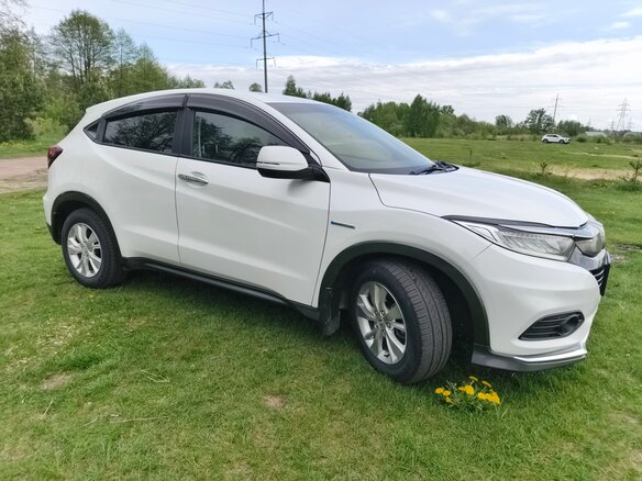 2018 Honda Vezel I Рестайлинг, белый, 1700000 рублей - вид 2