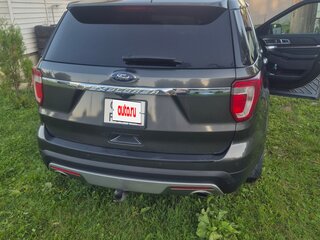 2017 Ford Explorer V Рестайлинг, серый, 2450000 рублей, вид 4