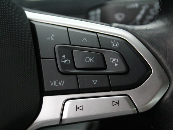 2021 Volkswagen Tiguan II Рестайлинг, синий, 2720000 рублей - вид 9