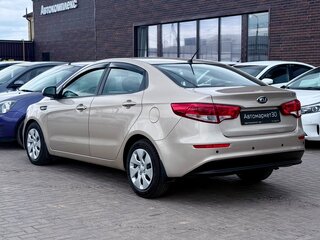 2015 Kia Rio III Рестайлинг, бежевый, 999990 рублей, вид 4