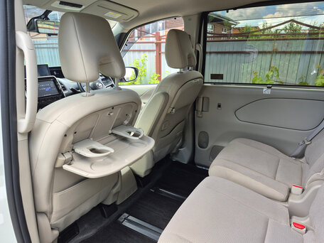 2018 Nissan Serena V (C27), белый, 1770000 рублей, вид 4