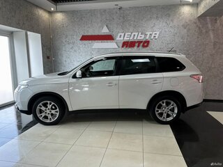 2014 Mitsubishi Outlander III Рестайлинг, белый, 1995000 рублей, вид 2
