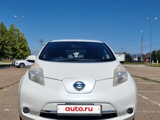 2013 Nissan Leaf (EM57) I (ZE0/AZE0), белый, 1230000 рублей, вид 1
