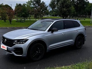 2020 Volkswagen Touareg III, серый, 4900000 рублей, вид 4