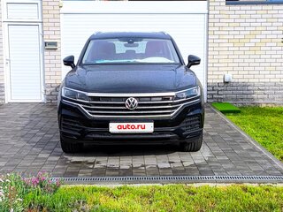 2018 Volkswagen Touareg III, чёрный, 5100000 рублей, вид 1