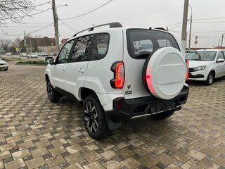 2026 Lada (ВАЗ) Niva Travel I Рестайлинг, белый, 1814000 рублей, вид 5