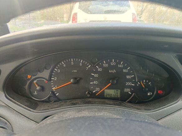 2004 Ford Focus I Рестайлинг, пурпурный, 100000 рублей - вид 6