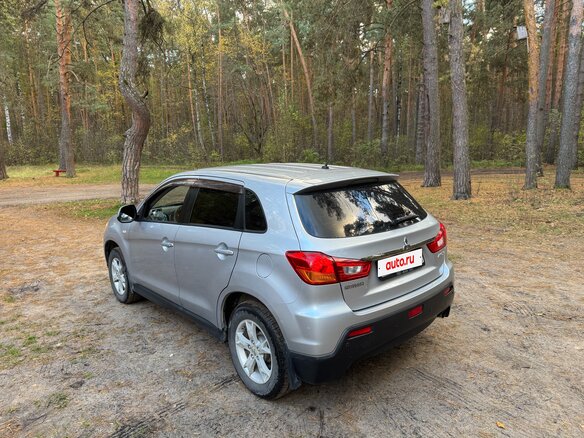 2011 Mitsubishi ASX I, серебристый, 950000 рублей - вид 3