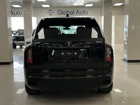 2023 Rolls-Royce Cullinan Black Badge I (Series I), чёрный, 45000000 рублей, вид 5