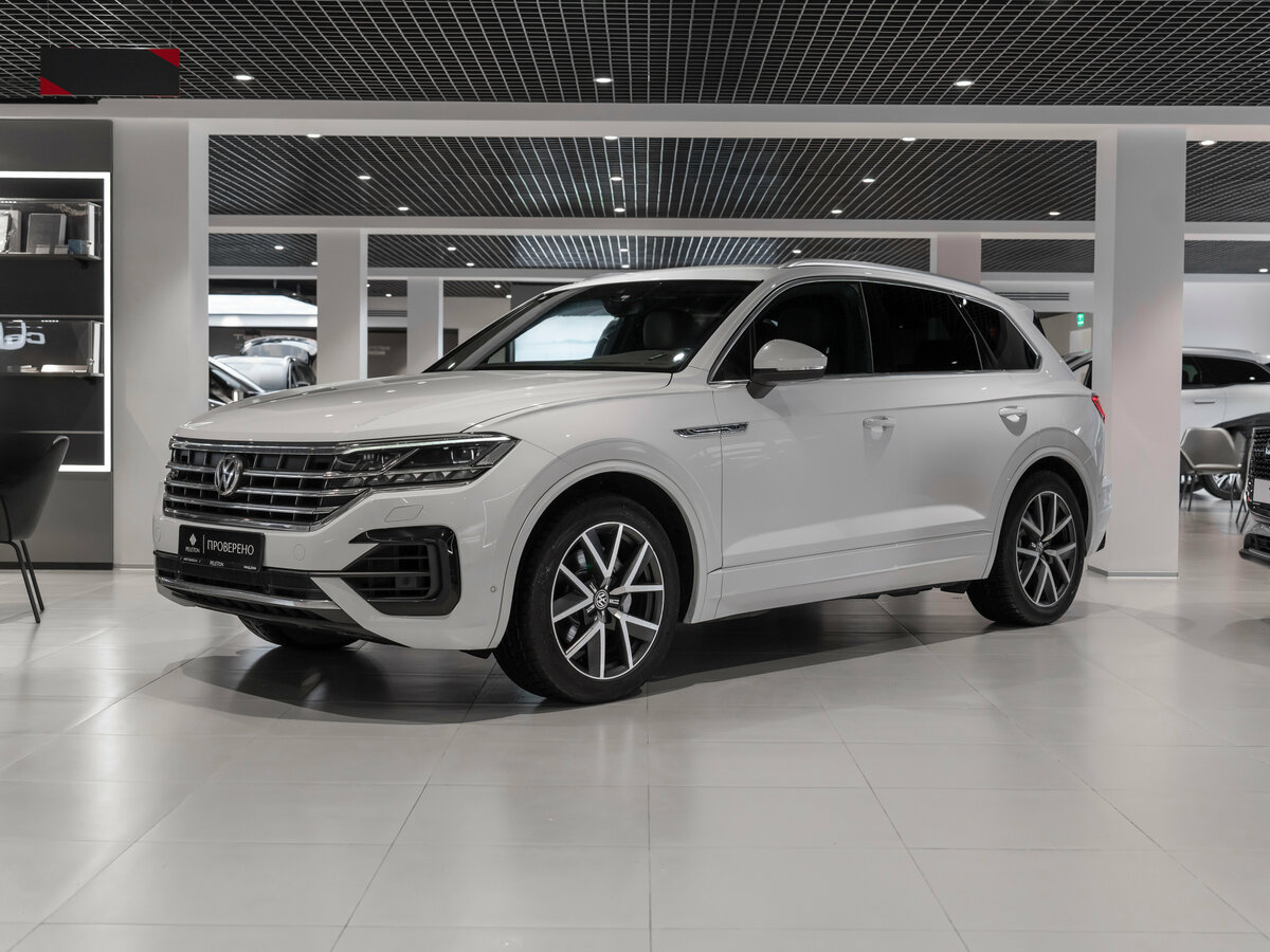 Открыть фотографии: Volkswagen Touareg III