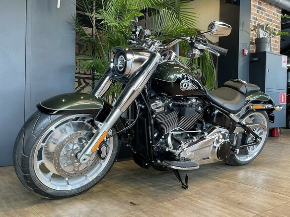 2025 Harley-Davidson Fat Boy, коричневый, 3950000 рублей - вид 3