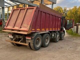 2021 КамАЗ 65801, красный, 3300000 рублей, вид 3