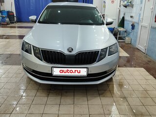 2018 Skoda Octavia III (A7) Рестайлинг, серебристый, 2000000 рублей, вид 3