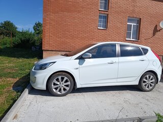 2012 Hyundai Solaris I, белый, 780000 рублей, вид 4