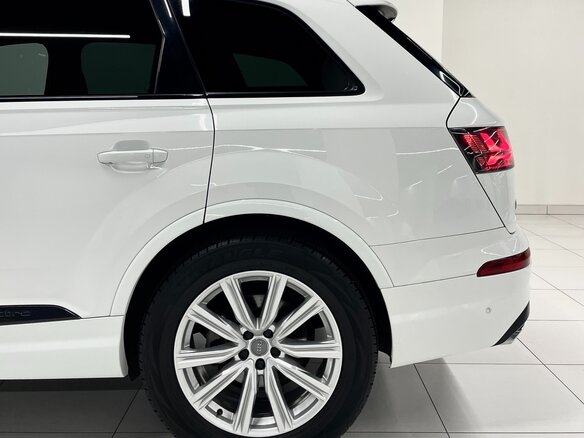 2018 Audi Q7 II (4M), белый, 4680000 рублей - вид 18